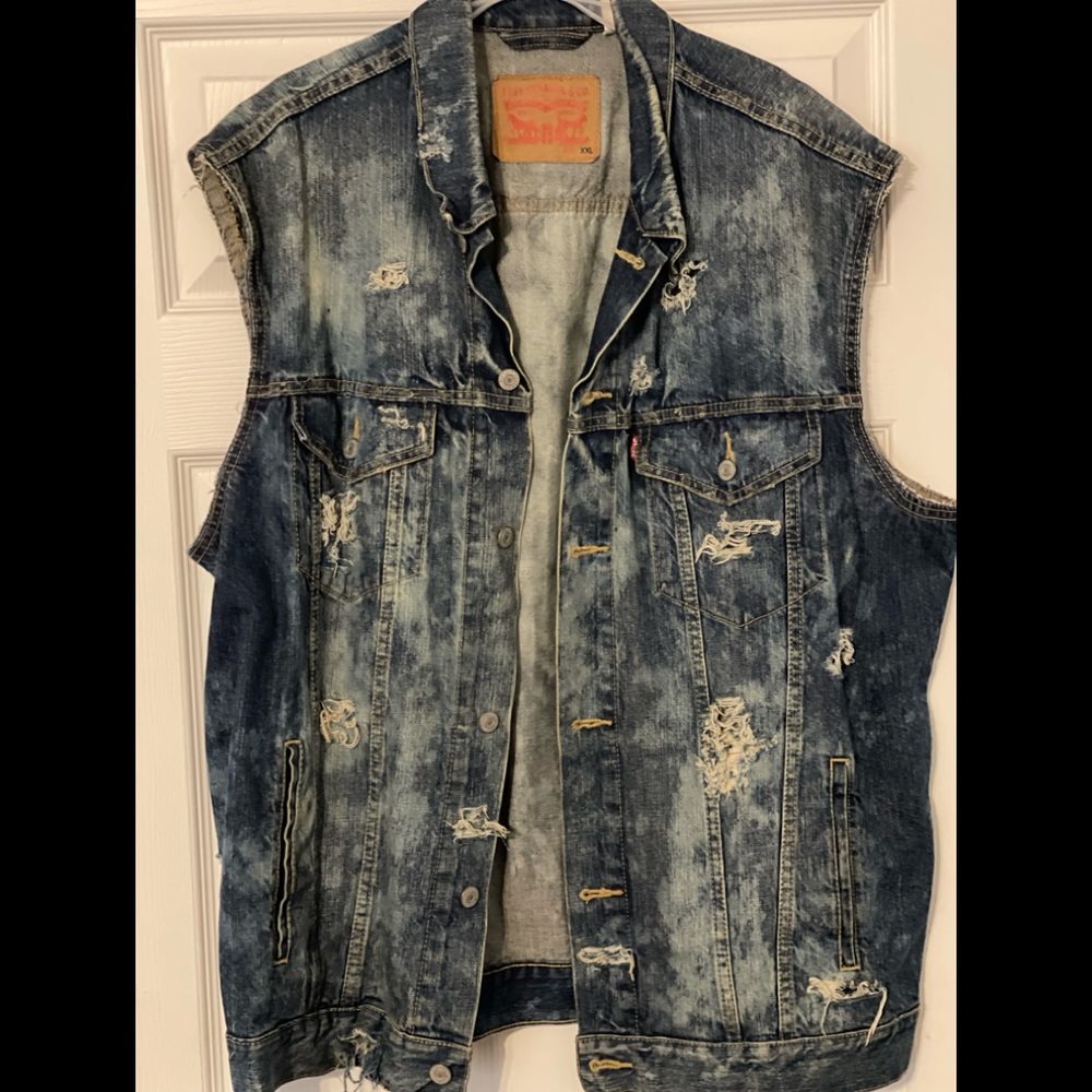 2X Levi Ripped Washed Denim Vest.